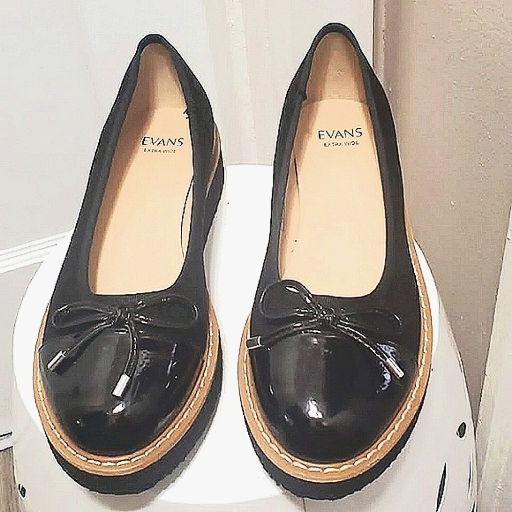 EVANS WIDE FIT Franz patent Leather Women's Flat Shoe Size 7W 🌴 - Picture 4 of 11